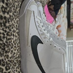 Nike White and Black High-Tops